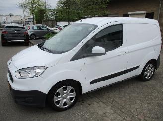 damaged commercial vehicles Ford Transit Connect 1.6 TCI AIRCO SCHUFDEUR 2015/10