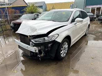Damaged car Ford Mondeo Mondeo V Wagon, Combi, 2014 2.0 TDCi 150 16V 2019/10