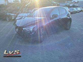 uszkodzony samochody osobowe Mazda 2 2 (DJ/DL), Hatchback, 2014 1.5 SkyActiv-G 90 2016
